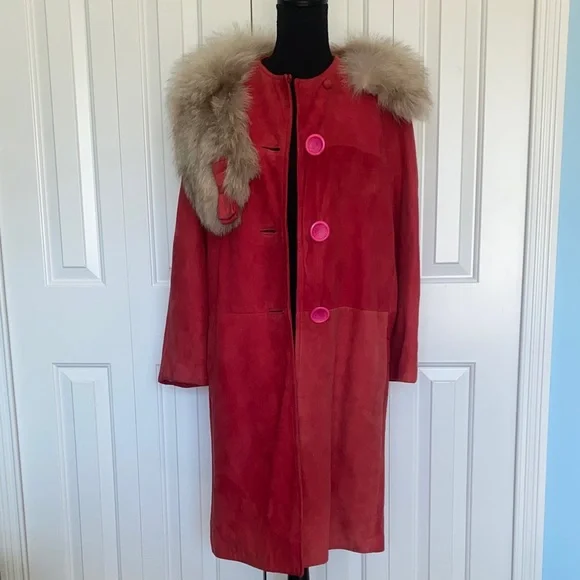 Beautiful Rare Vintage Red Suede Button Up Penny Lane Coat W/ Fur Collar And Bow